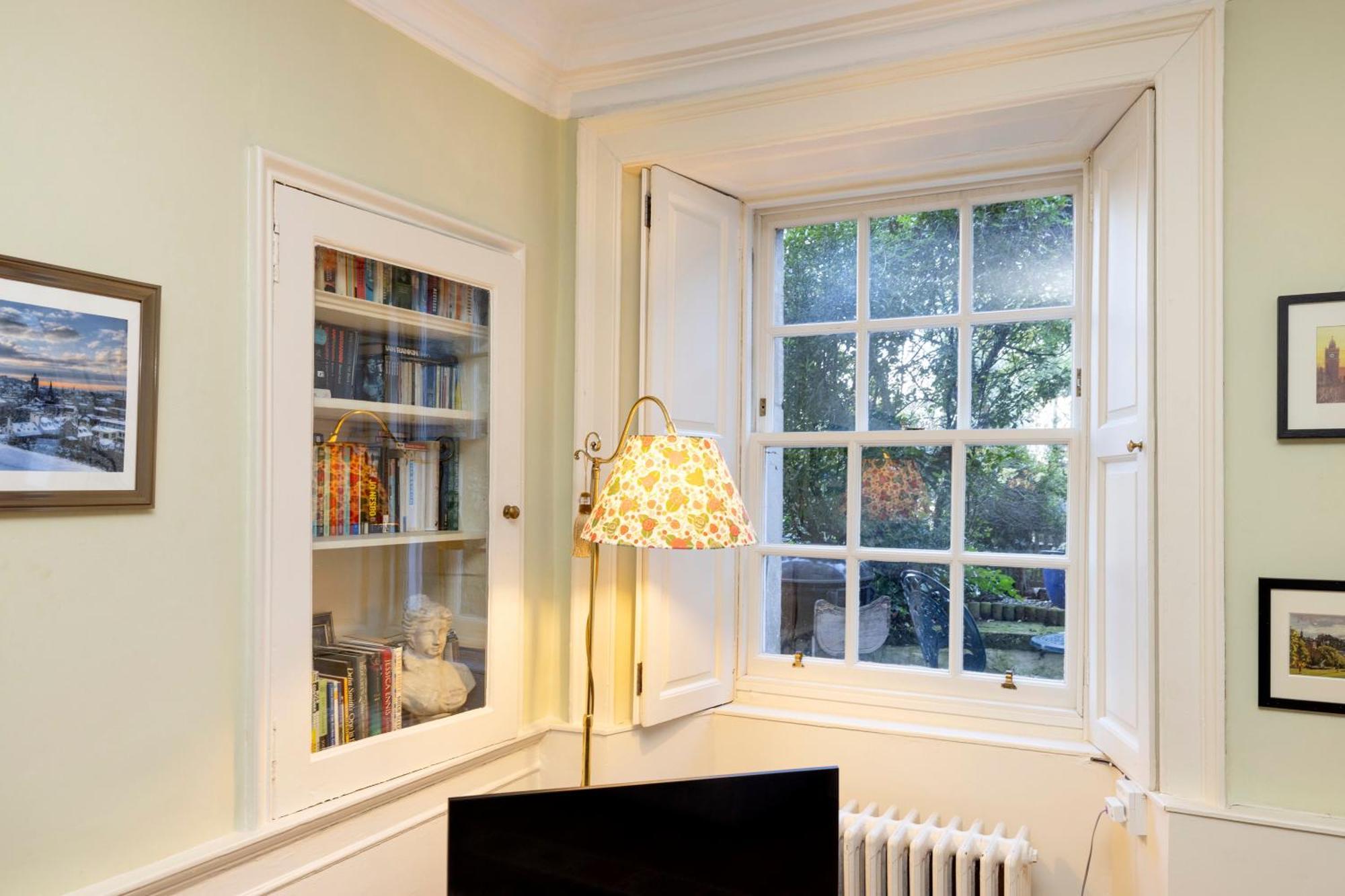 Joivy Beautiful Apartment, Private Garden, Calton Hill Edinburgh Exterior photo